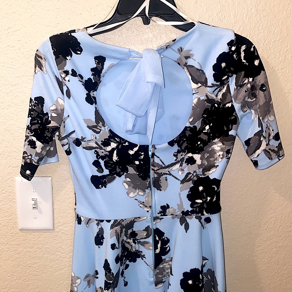 Dress - Picture 4 of 5
